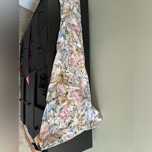 H&M Artistic floral pattern white khaki pants